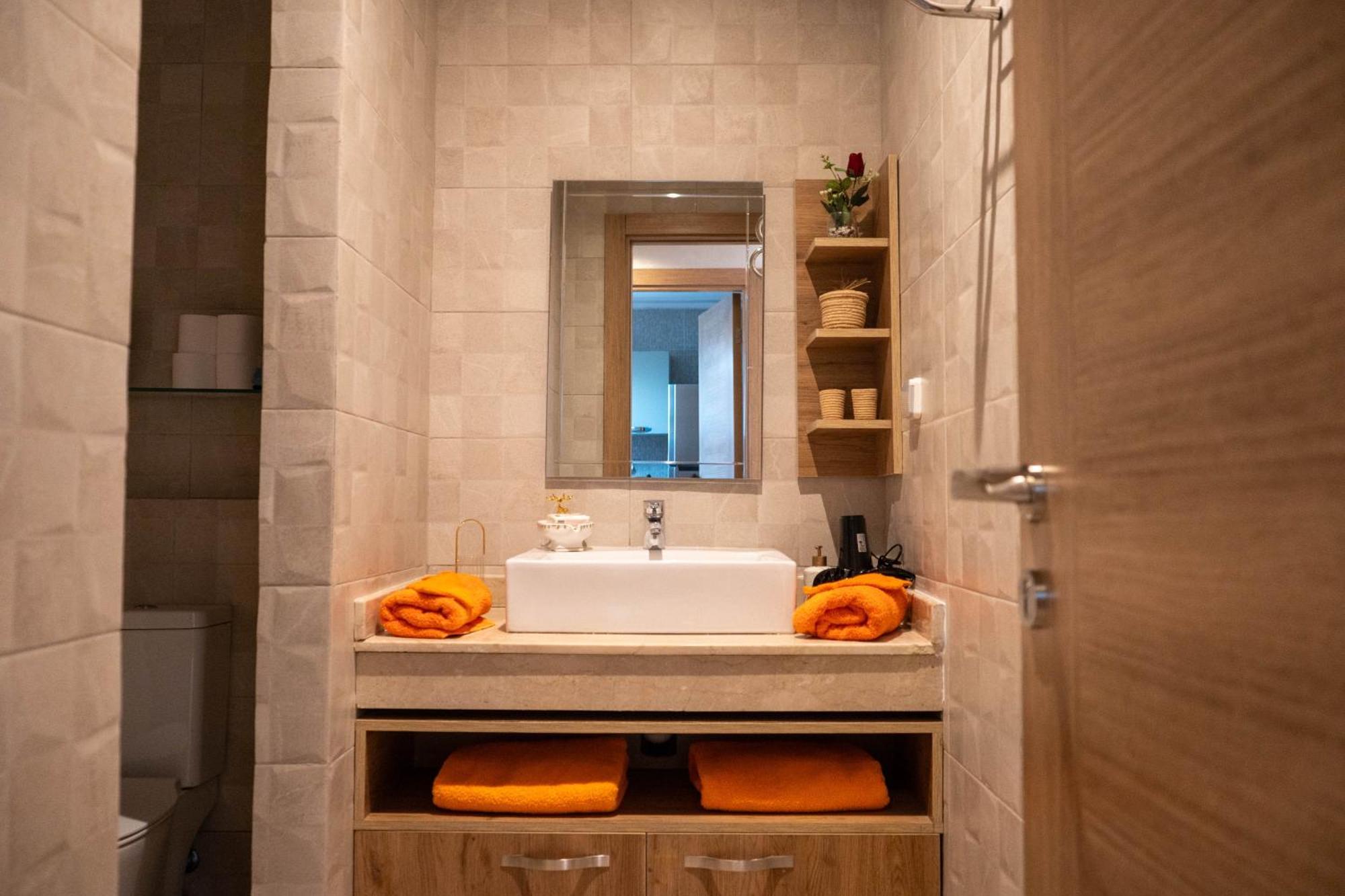 Magnifique Appartement Moderne De 2 Chambres Avec Piscine A 10 Min Du Centre De Marrakech Marrakesh Eksteriør bilde