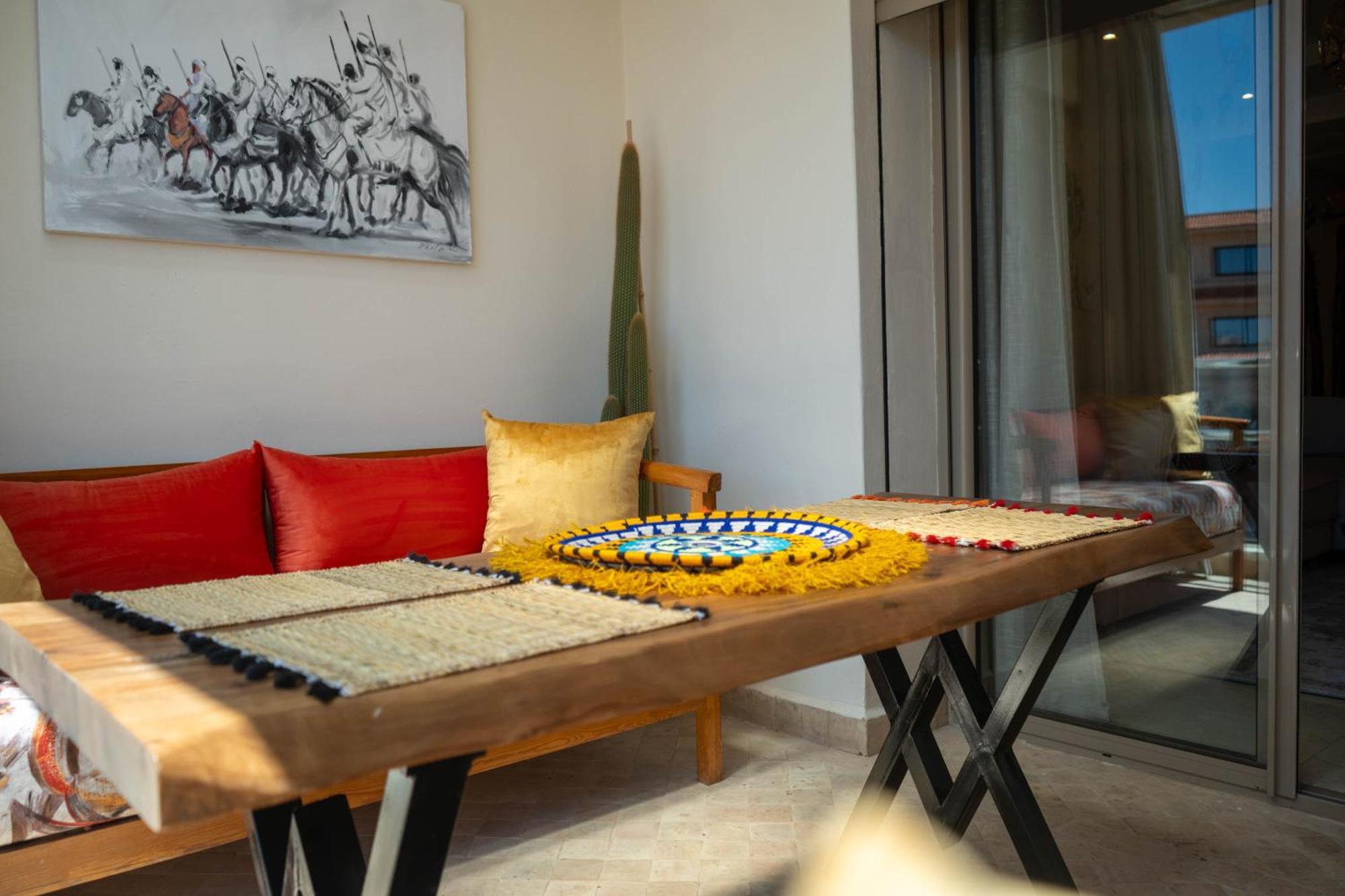 Magnifique Appartement Moderne De 2 Chambres Avec Piscine A 10 Min Du Centre De Marrakech Marrakesh Eksteriør bilde